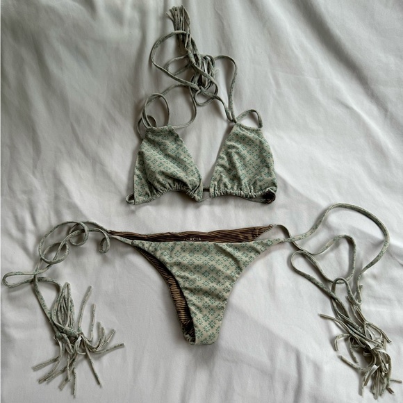 Acacia set - cannon style top & I don’t know the style of the bottoms😭No flaws!